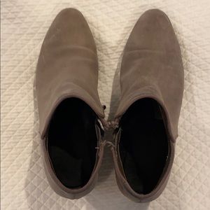 Blondo booties (tan)